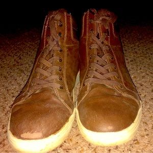 Very nice tan dress shoes